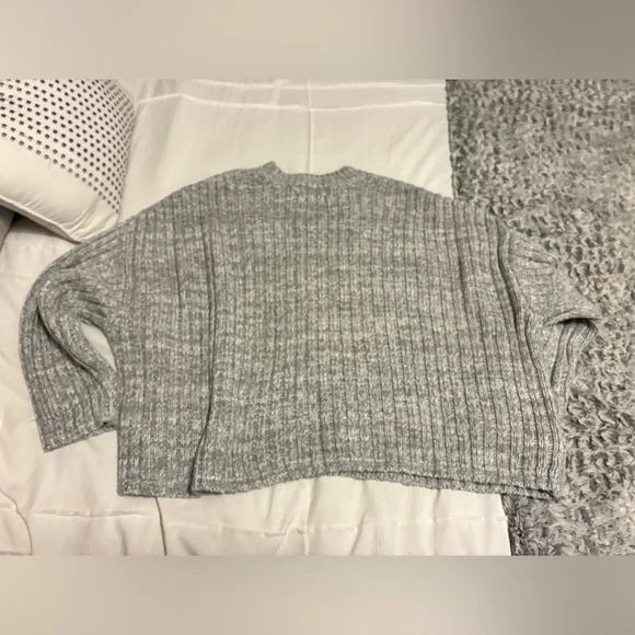 Jessica Simpson Heather Gray Ribbed Crewneck Sweater - Picture 2 of 7